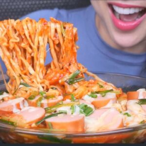 CHEESY SPICY NOODLES WITH SAUSAGE AND KIMCHI (ASMR EATING SOUNDS) NO TALKING | SAS-ASMR
